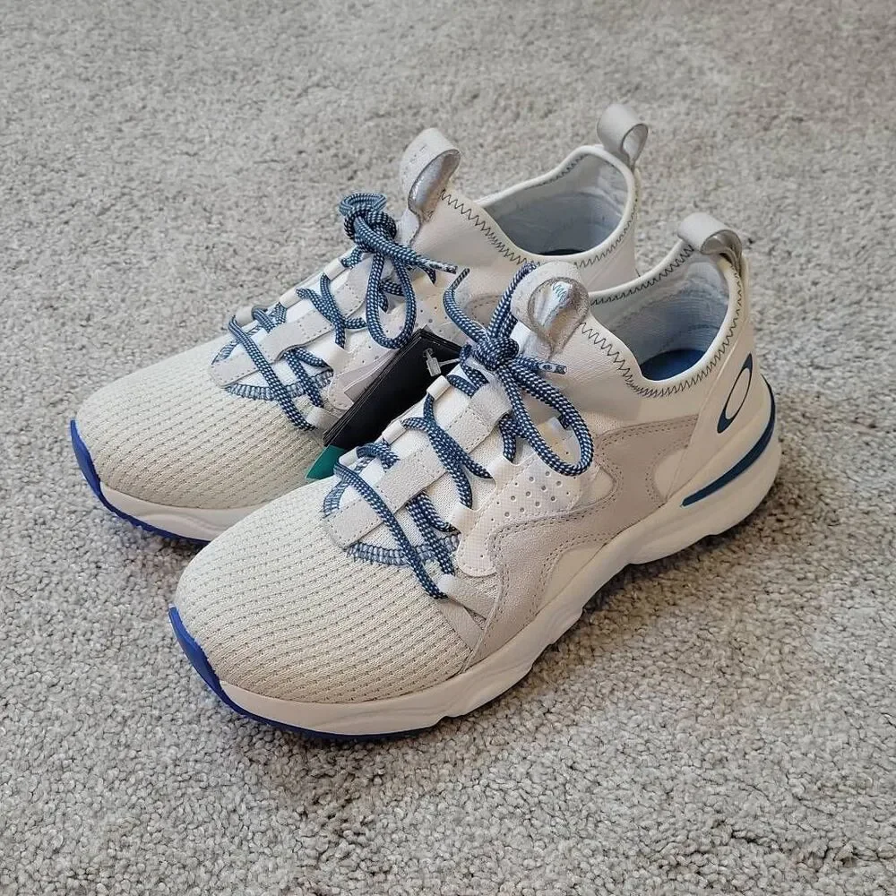 Oakley Men's Cosmos Sneaker White Blue Size 9.5